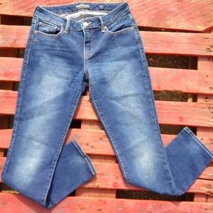 Lucky brand Size 4/27 jeans